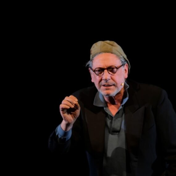sergio castellitto in zorro un eremita sul marciapiede