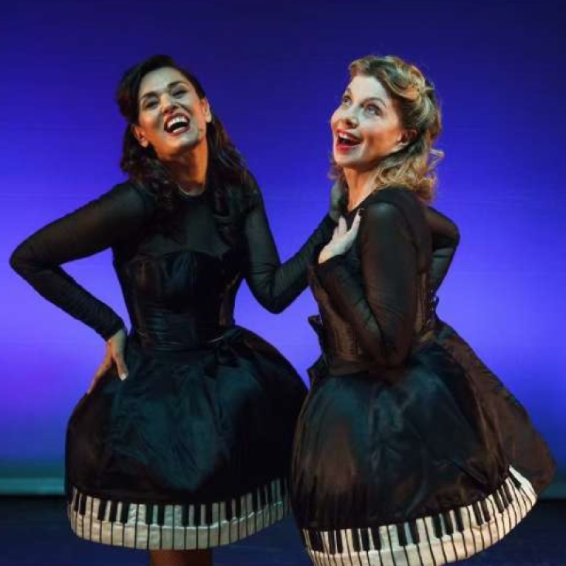 Le preziose ridicole con Benedicta Boccoli e Lorenza Mario. Distribuzione Essevuteatro